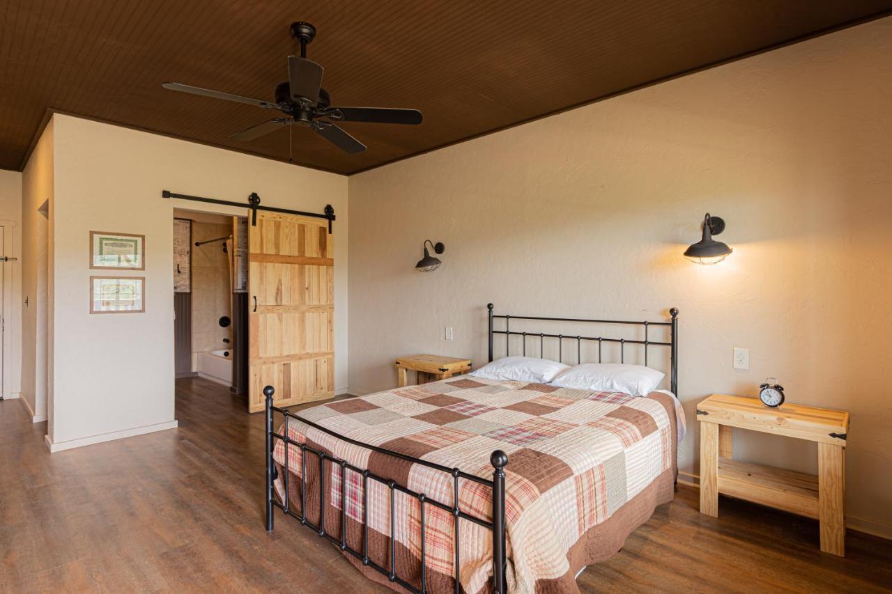 Miners Cabin #4 - King Bed - Private Balcony With Views Tombstone Bagian luar foto